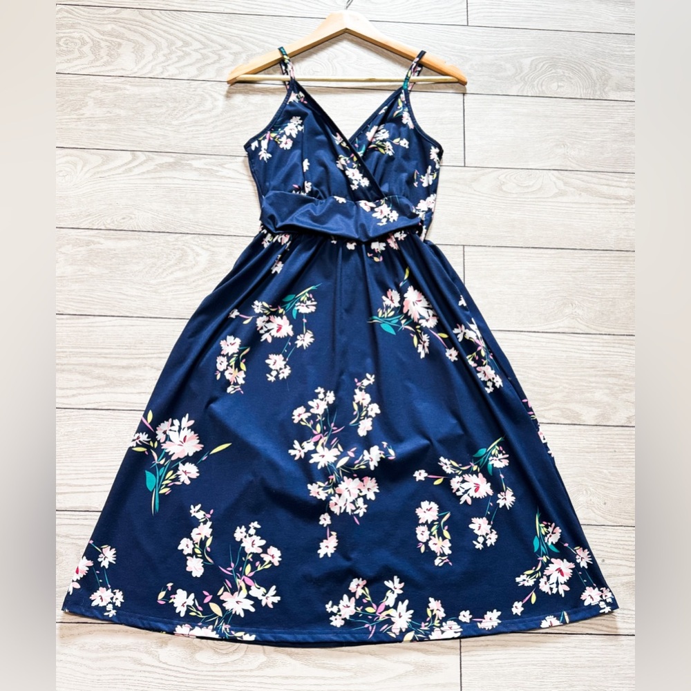 Ouges Women's Navy Blue Floral Dress with Pockets and Spaghetti Straps, V-Neck